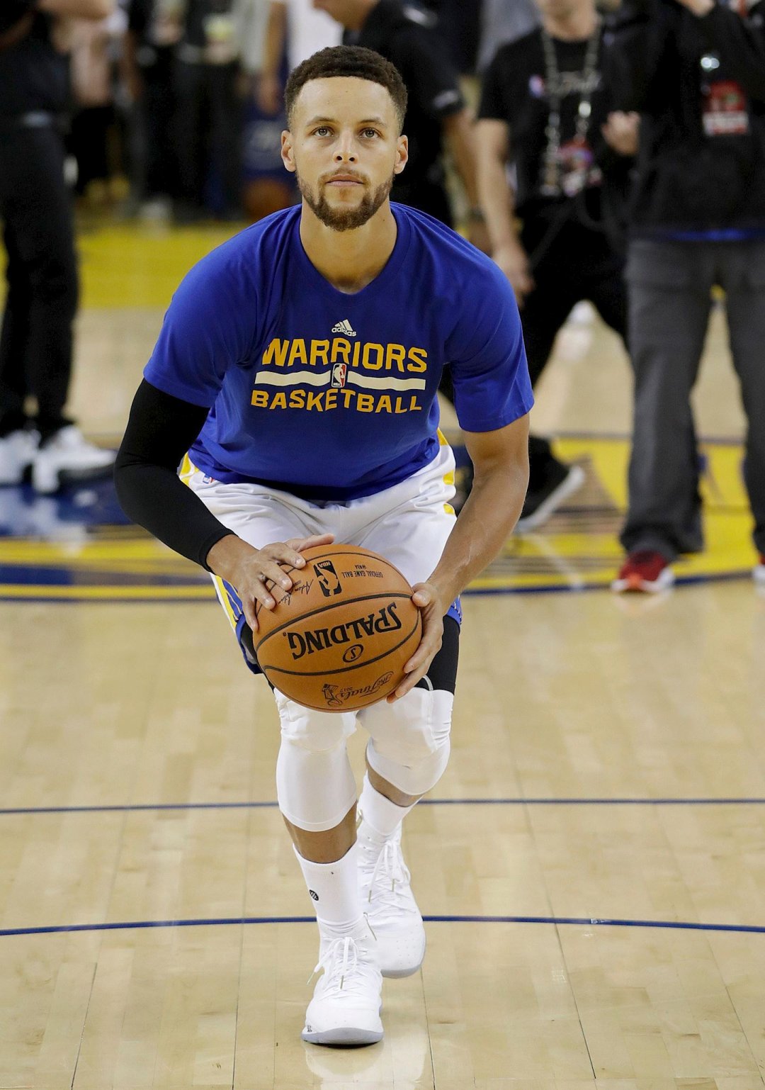 更是整个斯 更是整个斯