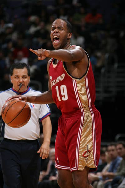 中越两队展 中越两队展