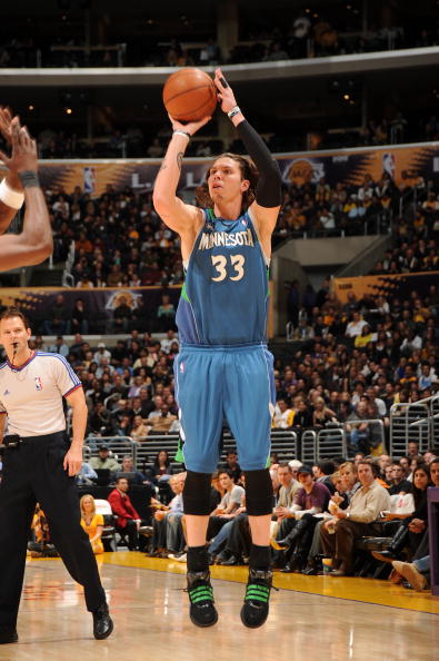 他在攻防两 他在攻防两