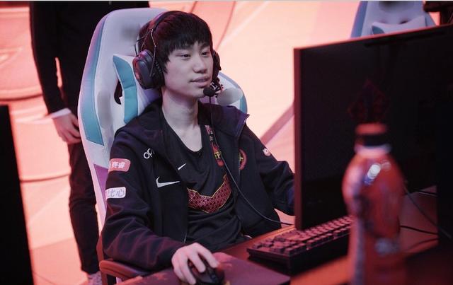 迷兴奋不已 迷兴奋不已