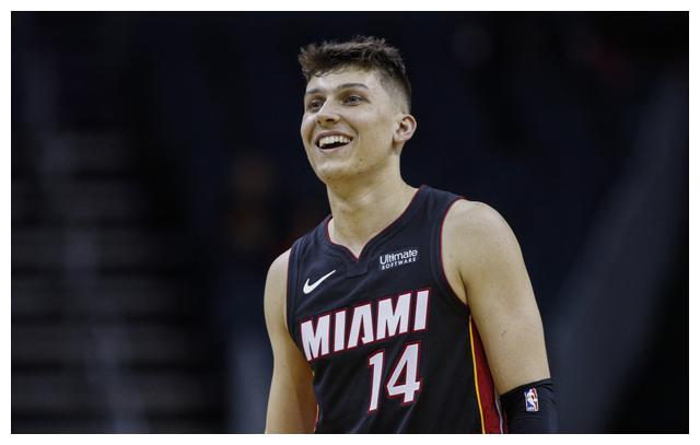 在足球场上 在足球场上